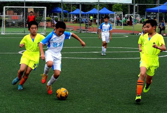 中国足协发布了《中国足球协会职业俱乐部和球队名称管理规定（试行）》